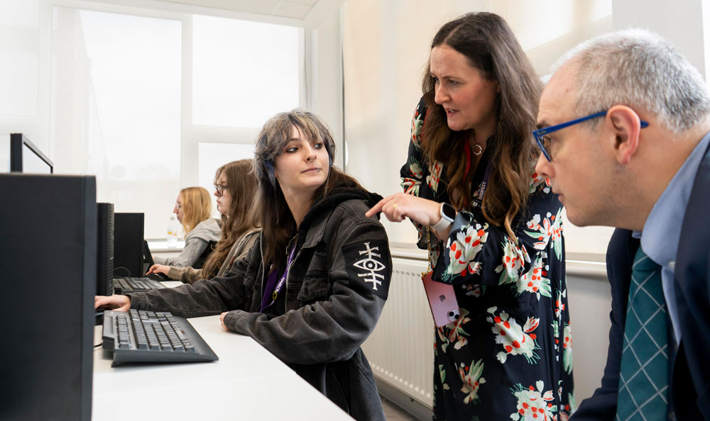 Robert Halfon with student