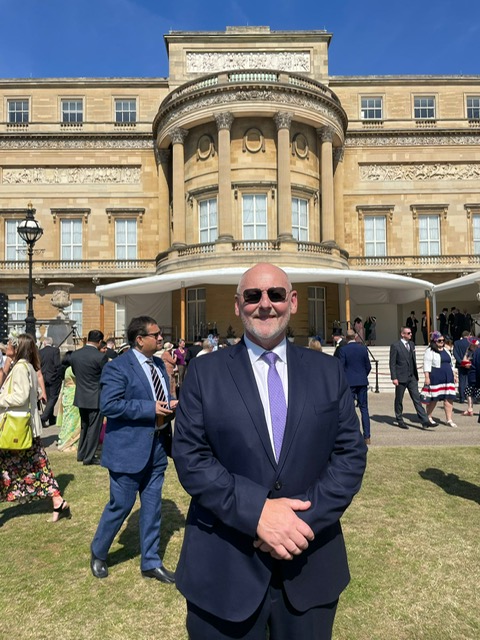 Will at Buck Palace 04